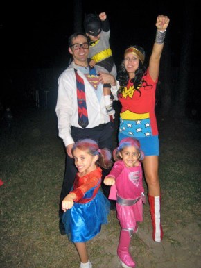Pregnanat Wonderwoman and the Superfam